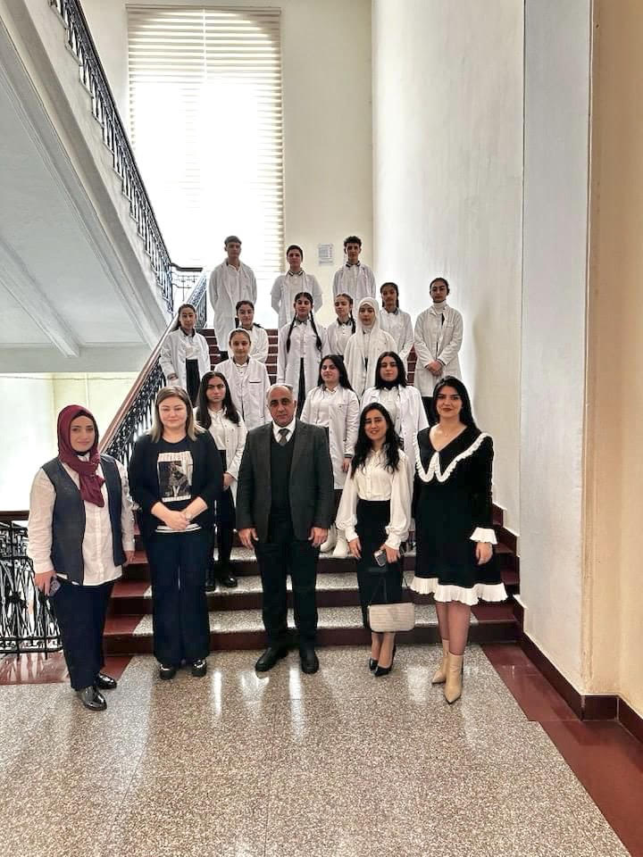 Gənc Kimya Müəllimləri Birliyinin sədri Vəfa Kərimli və sədr müavini Azadə Hənifəyeva  ADPU-ya ekskursiya ediblər.